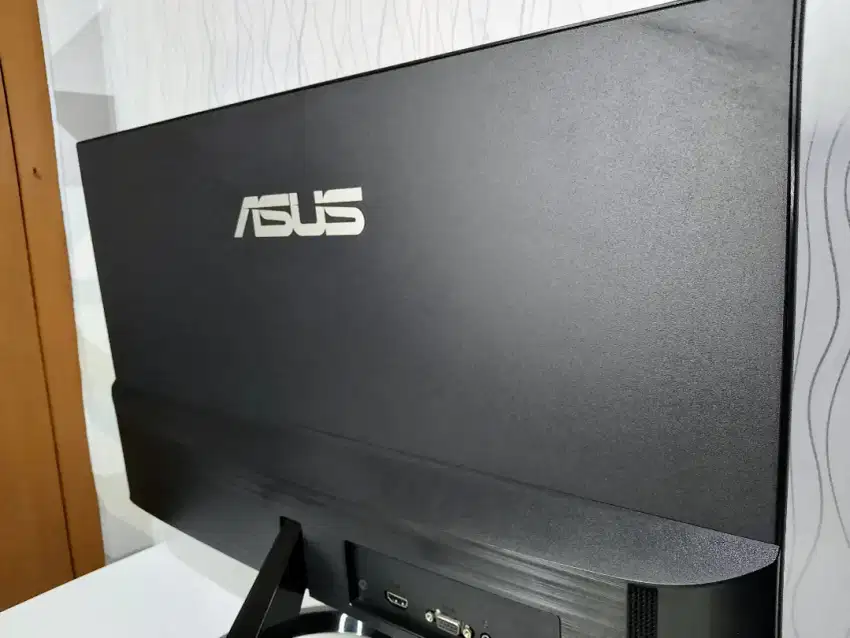 Monitor Asus 24 inch slim