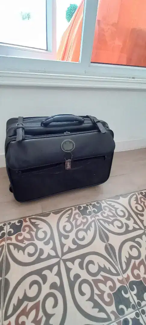 Travel Bag Hitam