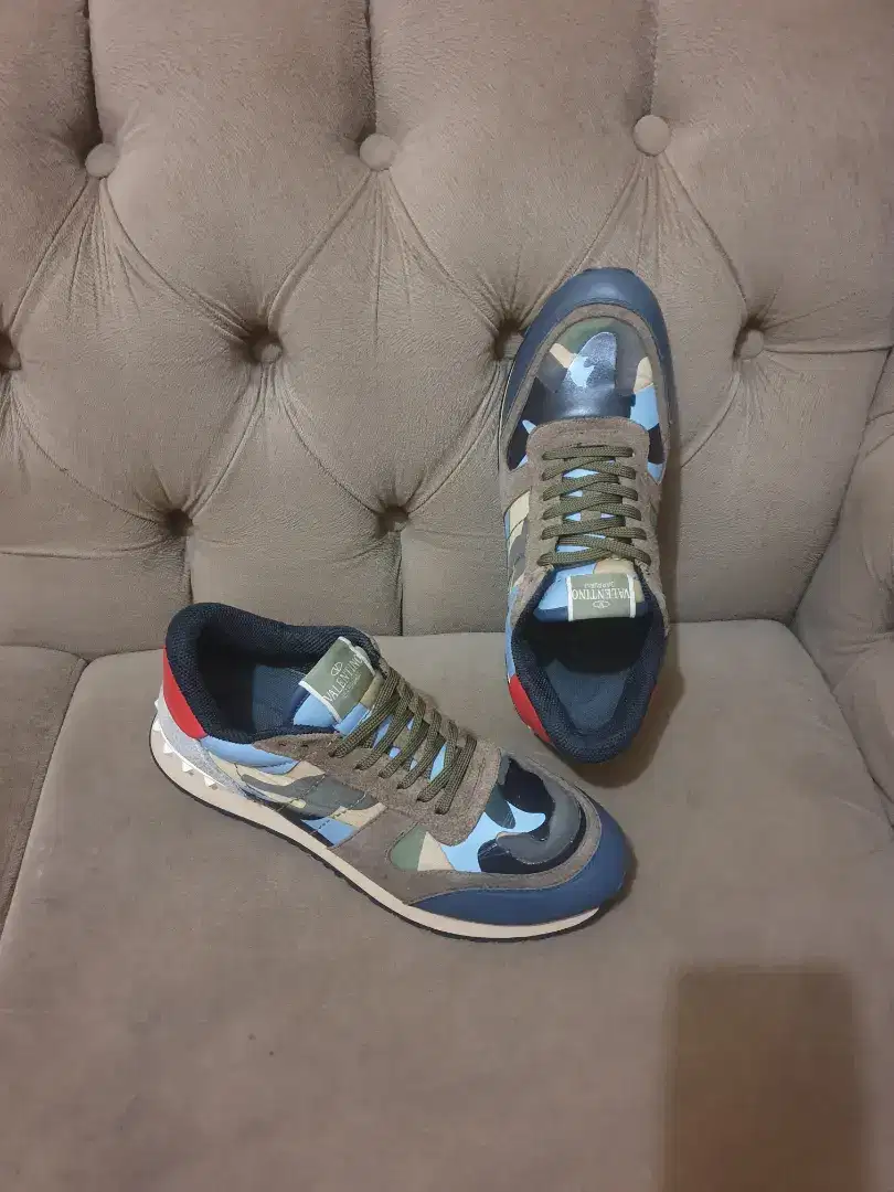Mulus .authentic sepatu .sneakers valentino garavani size 41