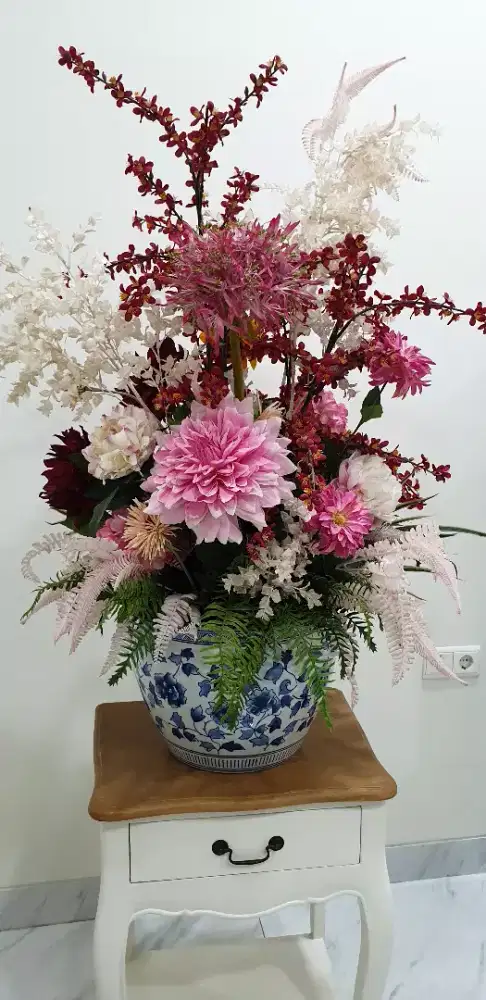 Pot bunga  plus bunga artificial