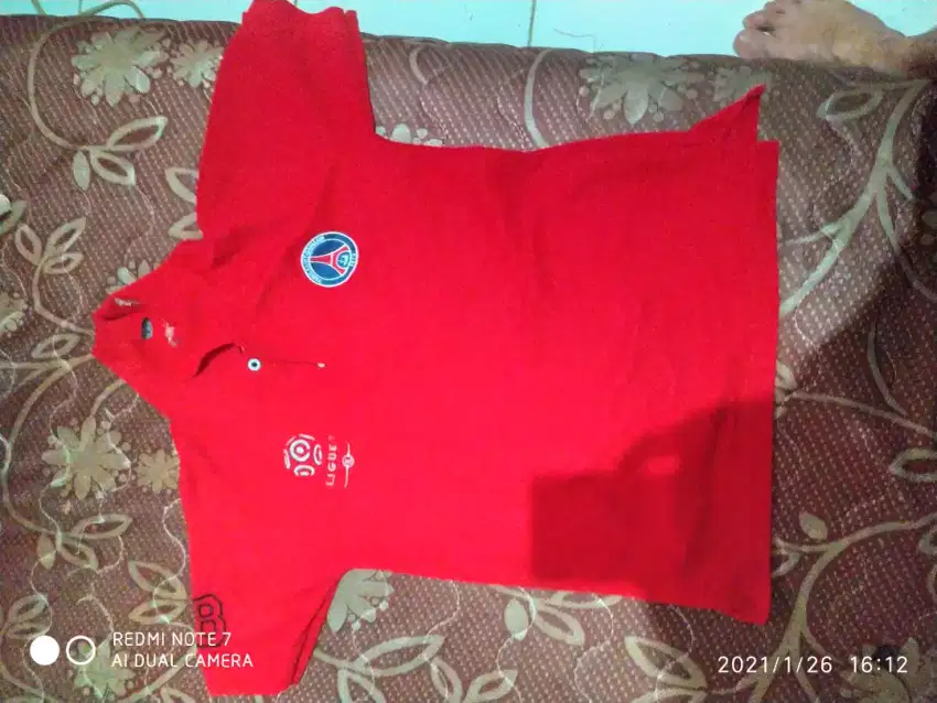 Kaos polo merah PSG