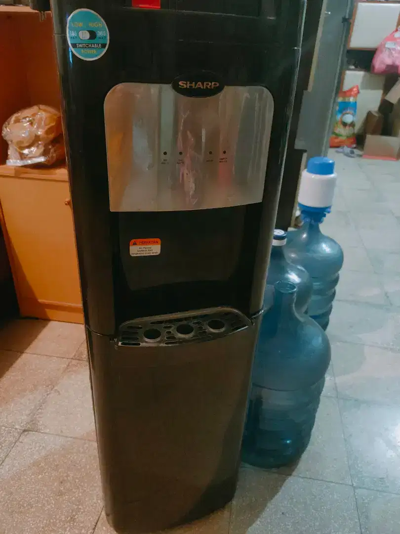 Dispenser galon bawah Sharp