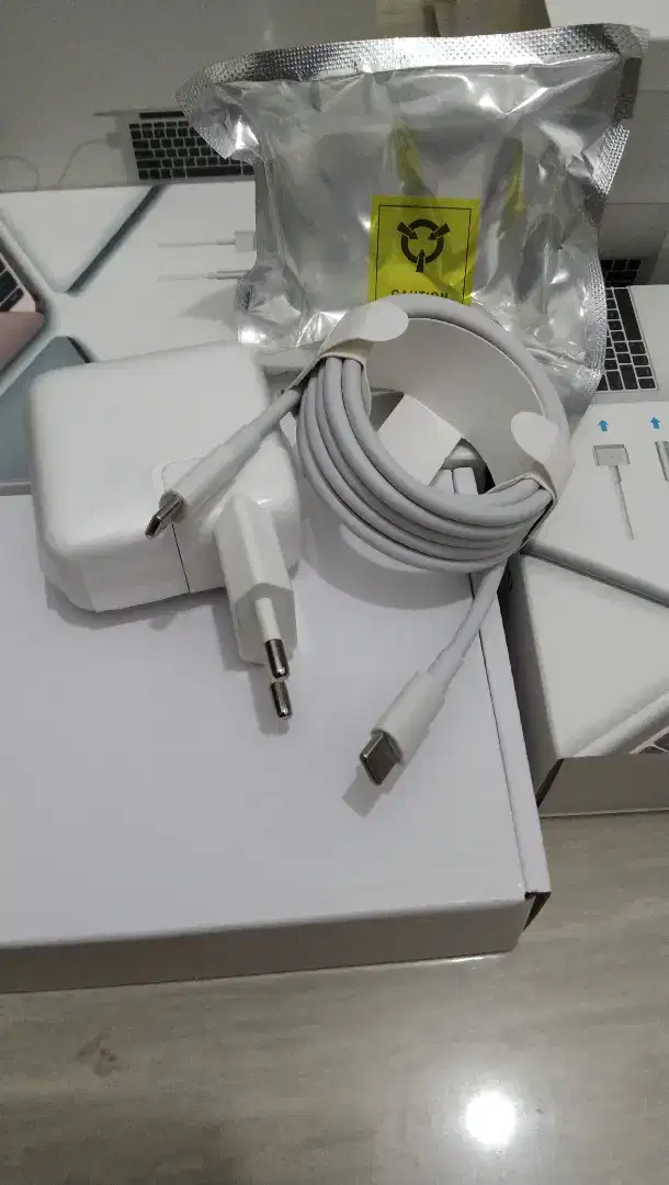 Charger adaptor Macbook Pro 61W Watt 45w 60w 29w 30 USB Type C 13 inch