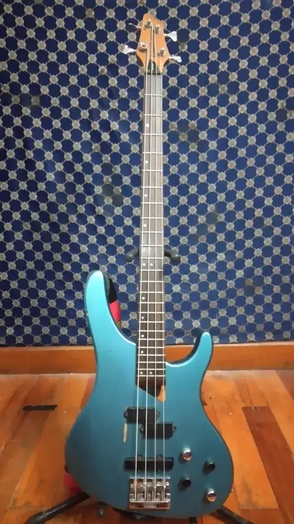 Bass Washburn XB 200 Second