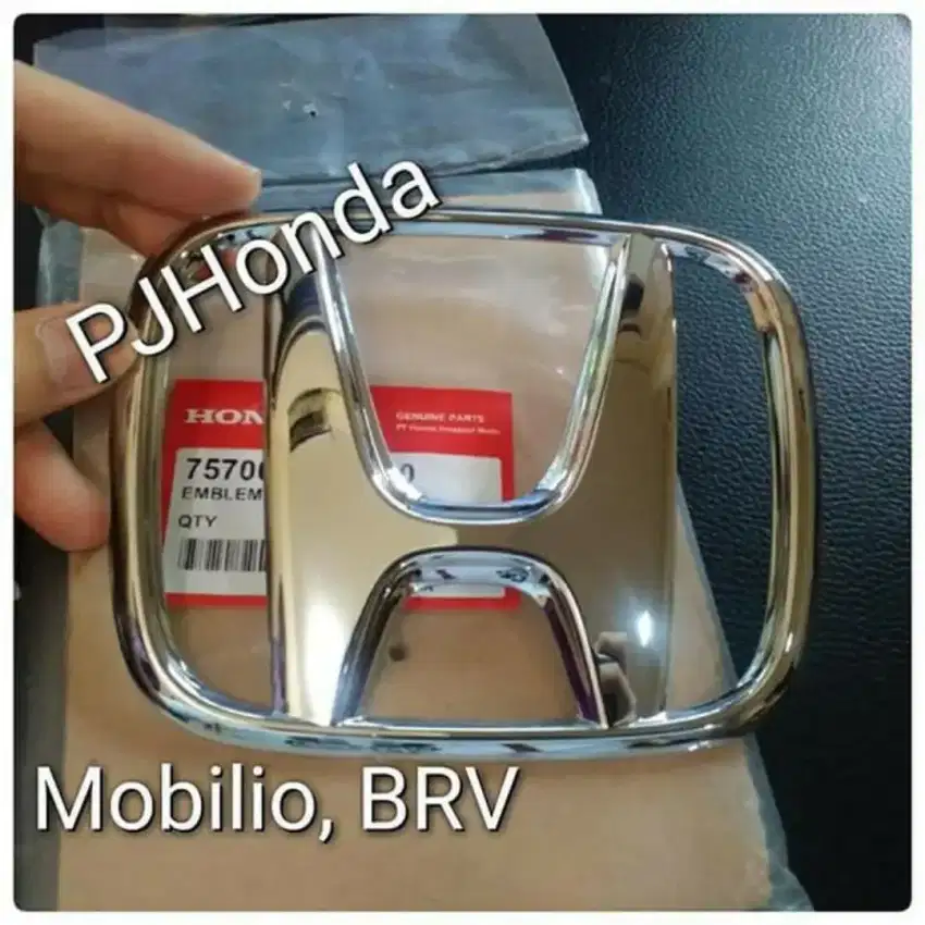 Emblem An Brio, BR-V, mobilio chrome depan