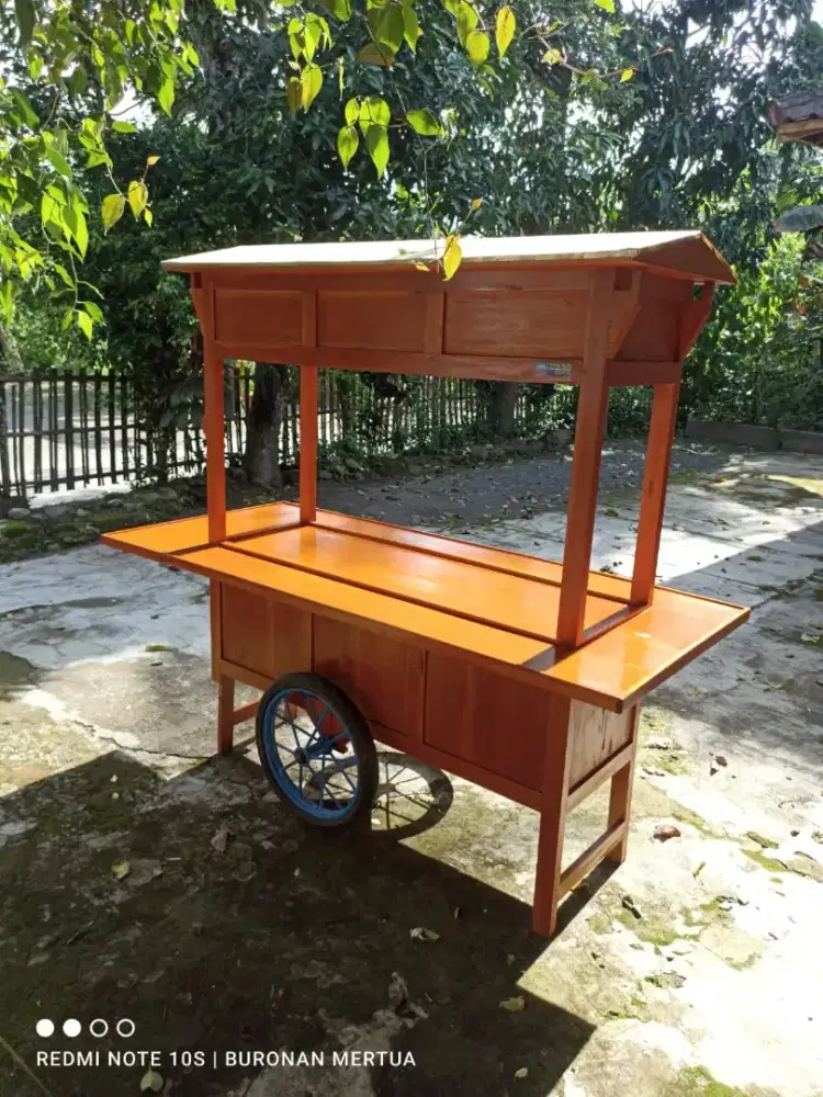 Sedia gerobak angkringan,mie ayam bakso,soto,sate,bubur,roti bakar dll