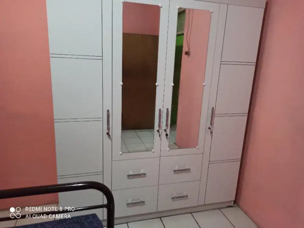 Lemari Pakaian 4 Pintu Minimalis / Lemari Baju 4 Pintu Minimalis 158