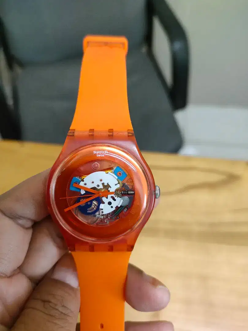 Swatch Orangish Lacquered (SUOO100) Preloved