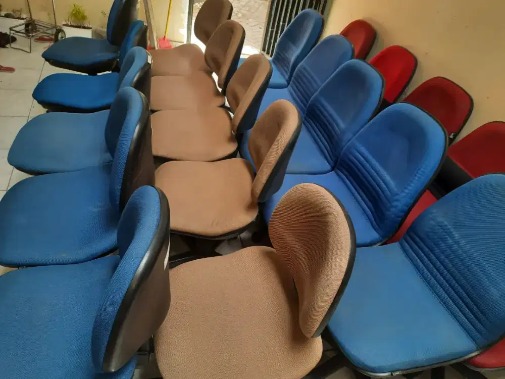 Dibeli meja kursi kantor satuan maupun borongan