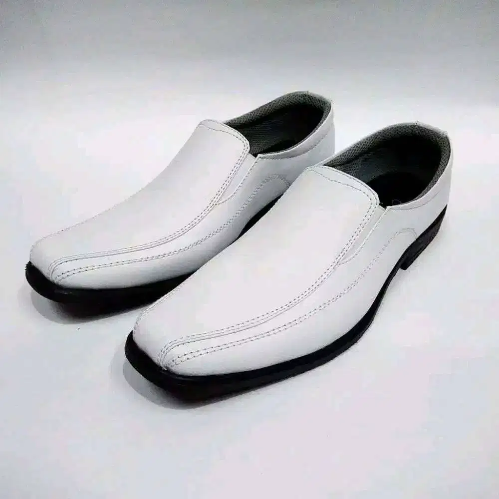 Sepatu Pantofel Pria Formal Dokter Perawat Rumah Sakit Puskesmas Putih