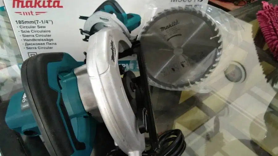 MAKITA M5801B Circullar Saw 7 inch,Mesin Potong Gergaji Kayu