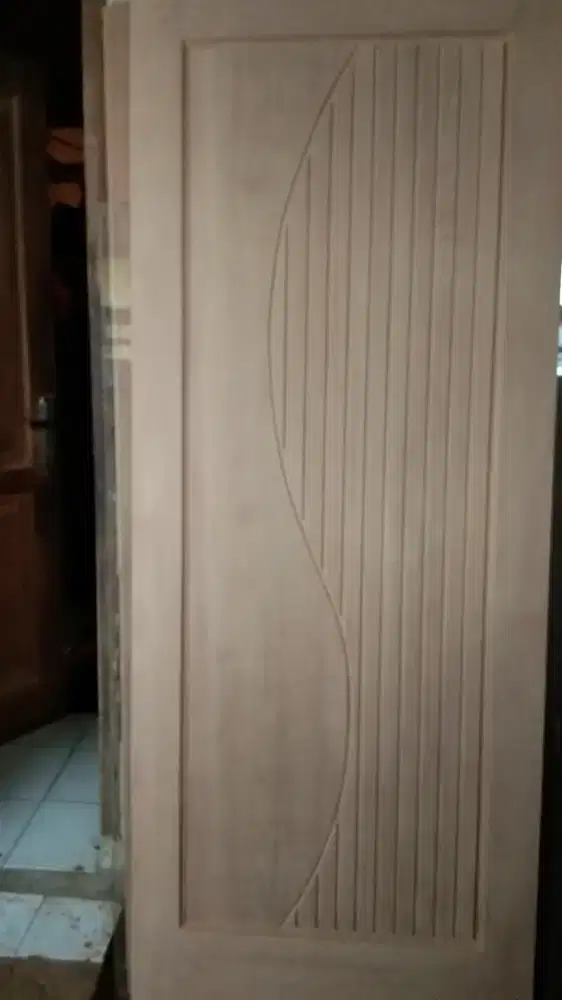 Daun pintu kayu kamper