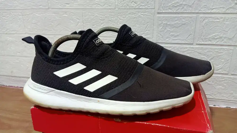 Sepatu running outlet adidas original