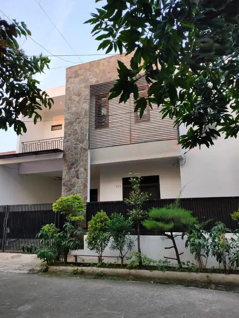 Kontrak sewa Rumah mewah tahunan harga murah daerah Juanda Depok