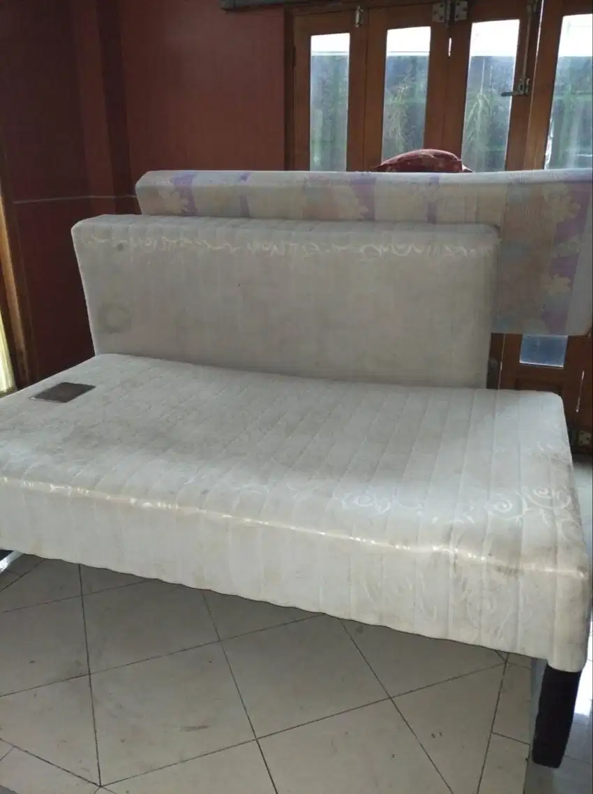 dibelai peralatan ruamha tanga mebel dan furniture