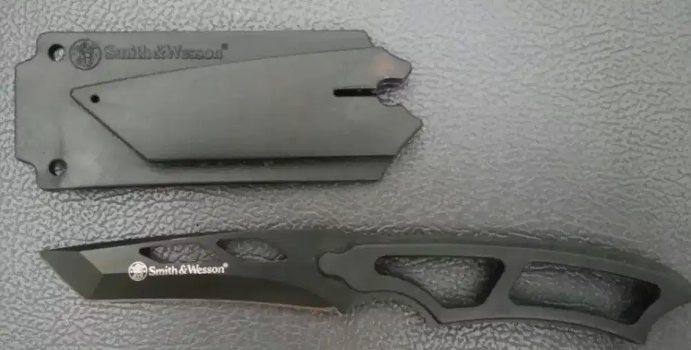 Kneck Knive/Pisau Outdoor Smith&Wesson SW990
