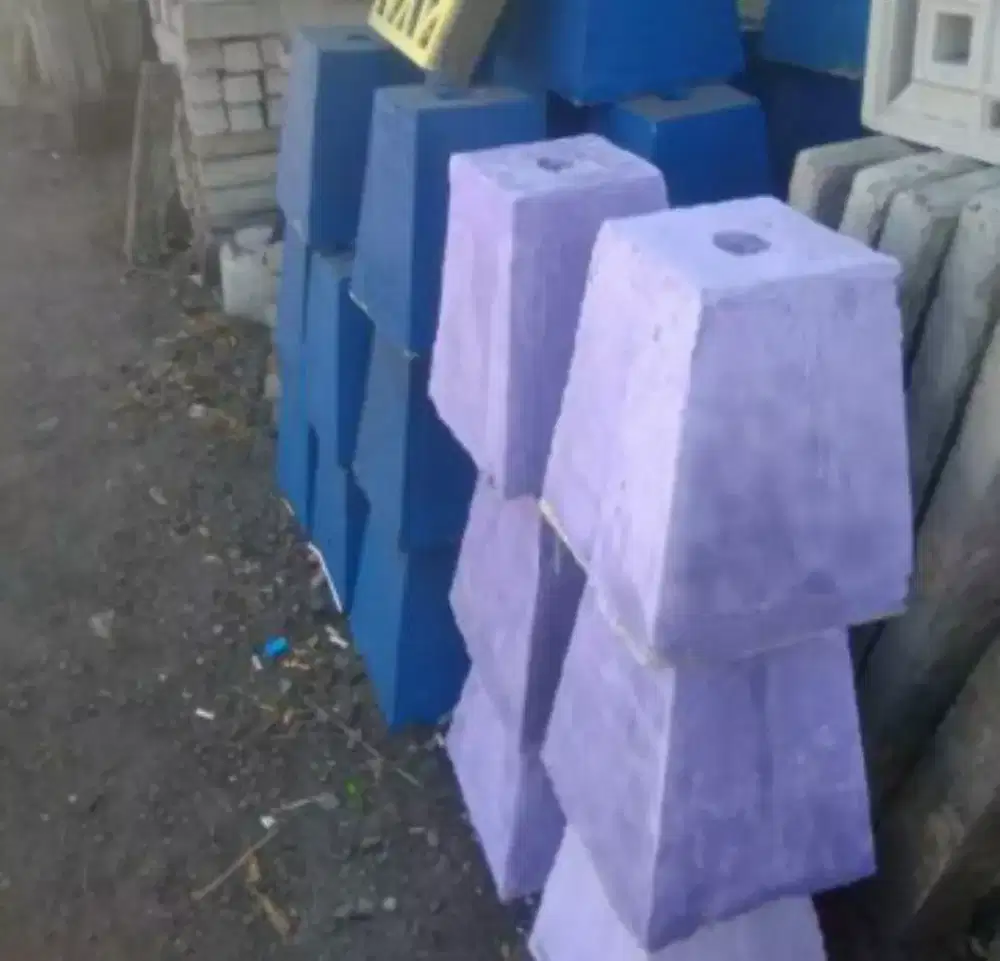 Umpak Bendera Beton Cor