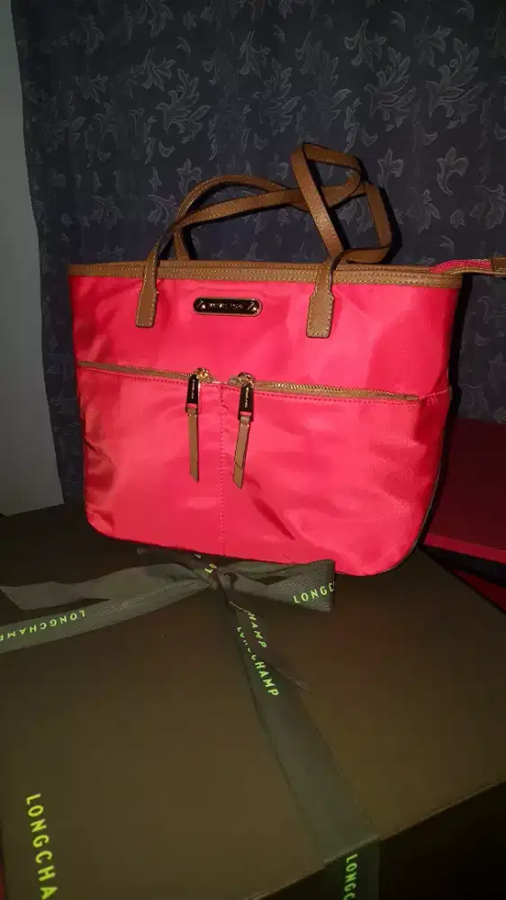 Dijual tas Michael Koors KEMPTON MEDIUM DARK SANGRI