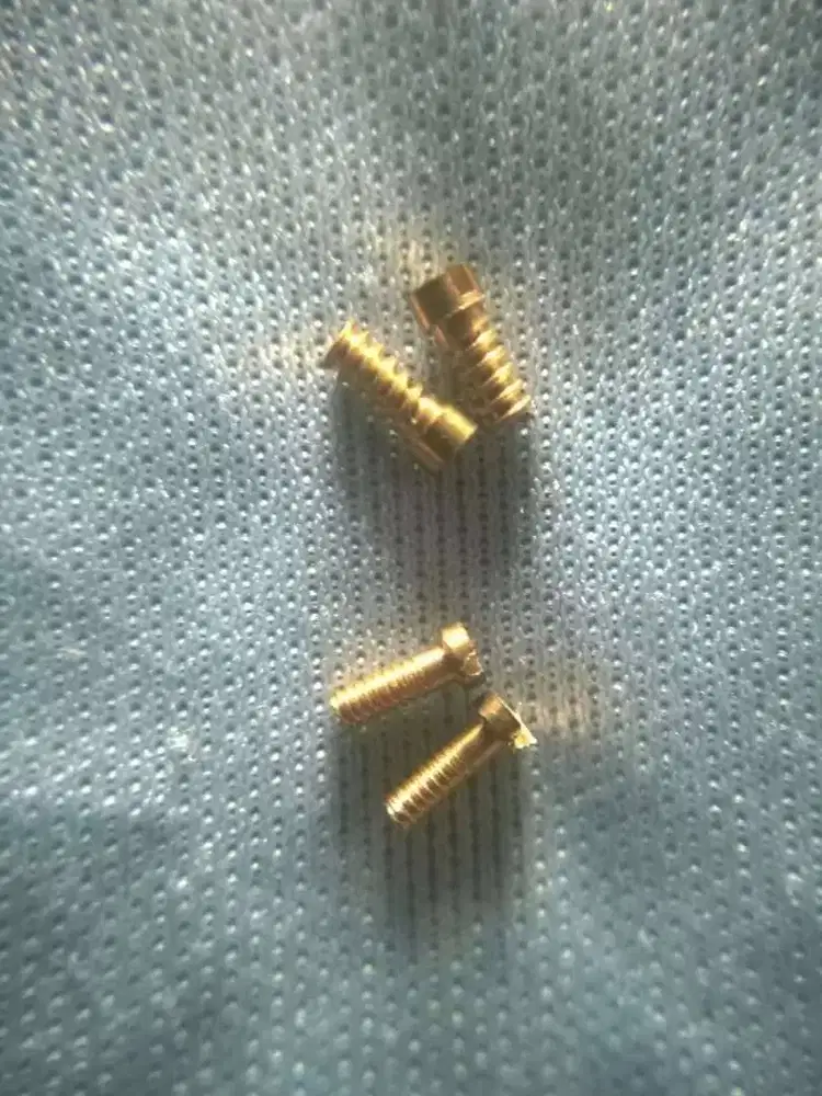 51. Sekrup Kacamata Rayban B&L USA (1 set)