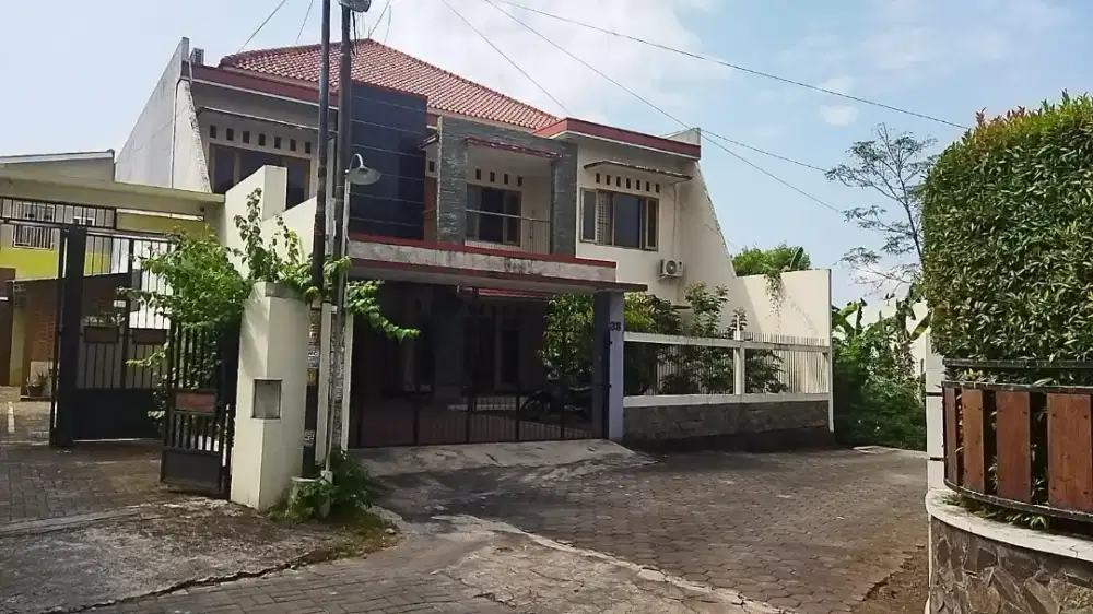 Dijual Murah Rumah Besar Luas Adem Tentrem di Sekitaran Seturan Jogja