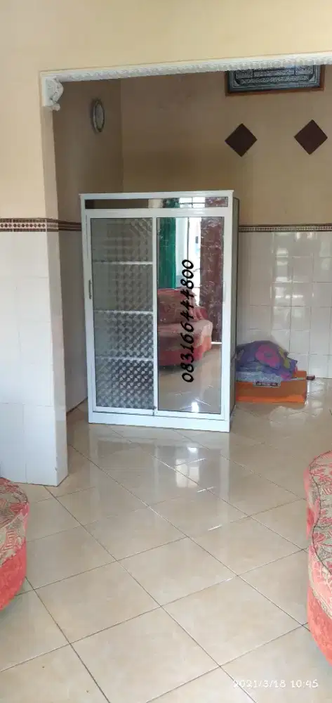 Lemari Kaca & aluminium
