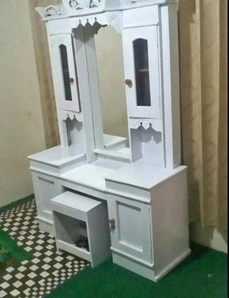 Meja rias tolet pacakan meja kecantikan