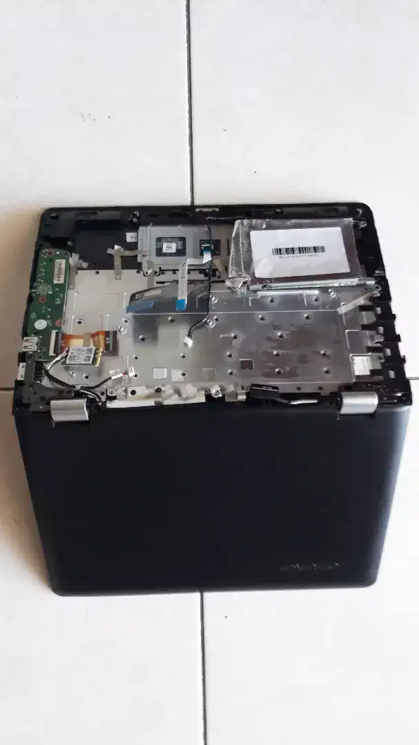 Casing Atas ORI Laptop Notebook LENOVO Ideapad 300s ( Sesuai Foto )
