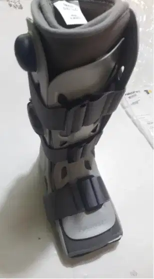 Fracture Brace Boot : AirCast AirSelect Walker Standard Size Small