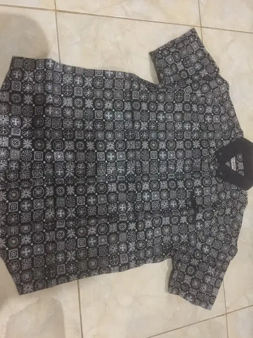 Jual Kemeja Pria Merk Nevada SIZE M ( LIKE NEW )