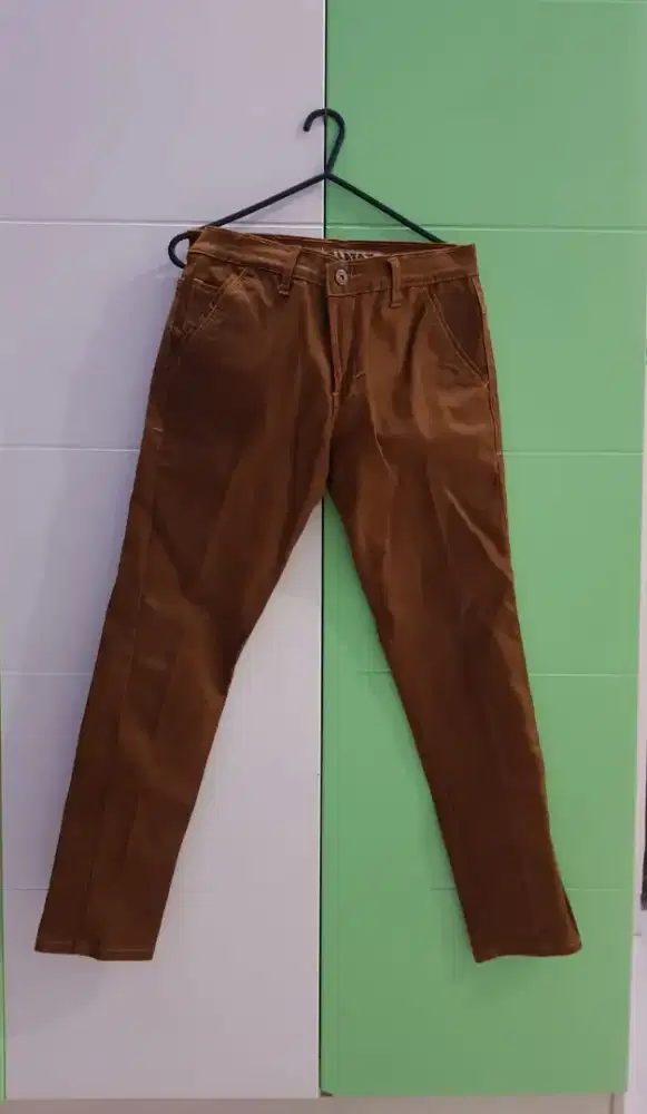 Dijual clna jeans panjang size 27 ngaret. impor.sangat berkualitas