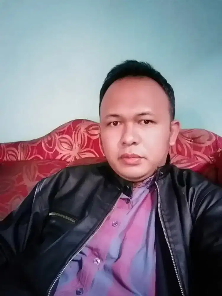 Cari pekerjaan sebagai driver atau seles