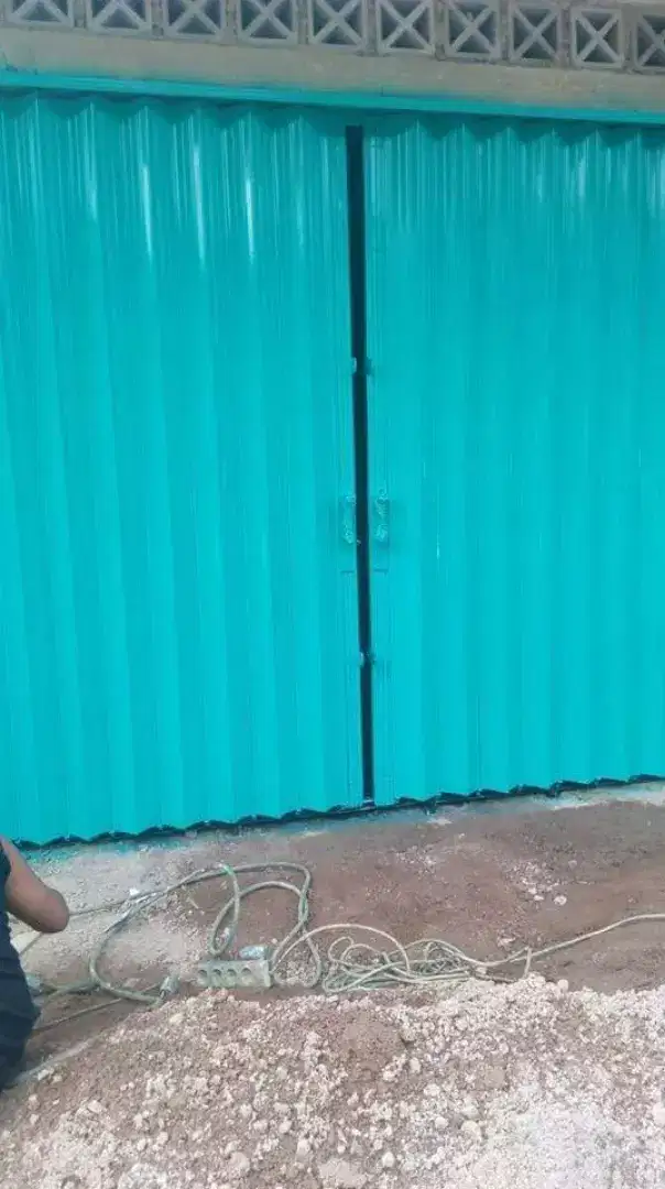 Folding gate dan partisi kaca