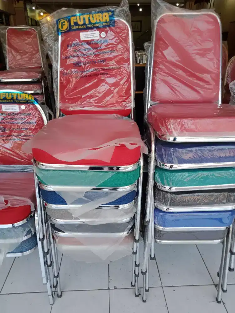 KURSI BESI FUTURA MERAH, BIRU DAN HIJAU TOSCA