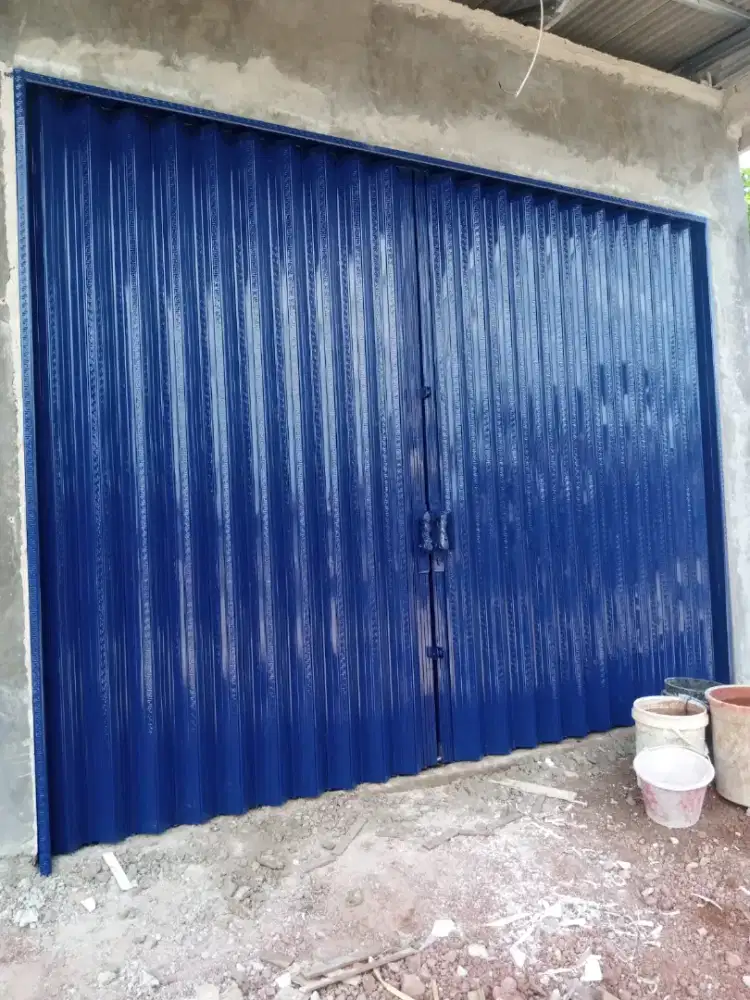 Roling door folding gate