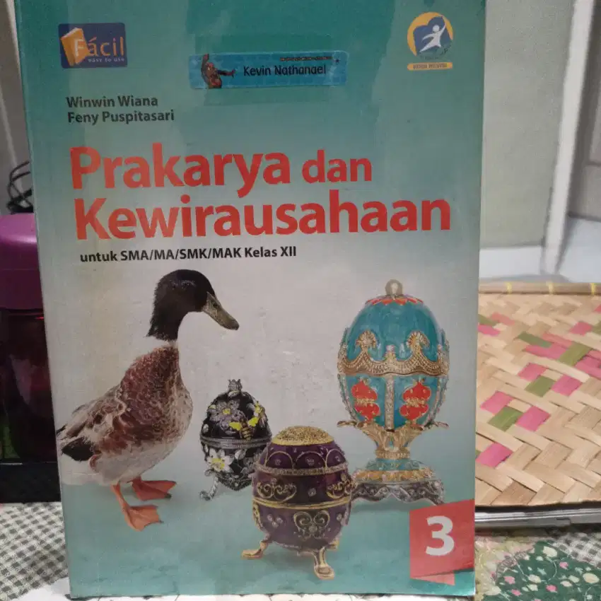 Buku Prakarya dan Kewirausahaan SMA kelas 12 (second)