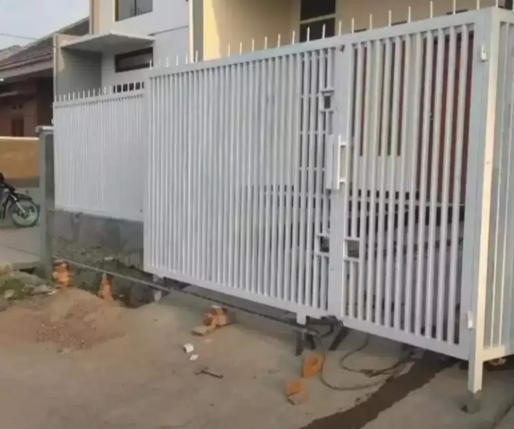 Spesialis Pagar Minimalism P063