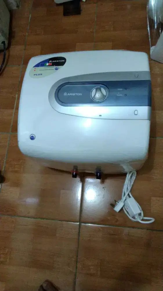 Water heater /pemanas air listrik