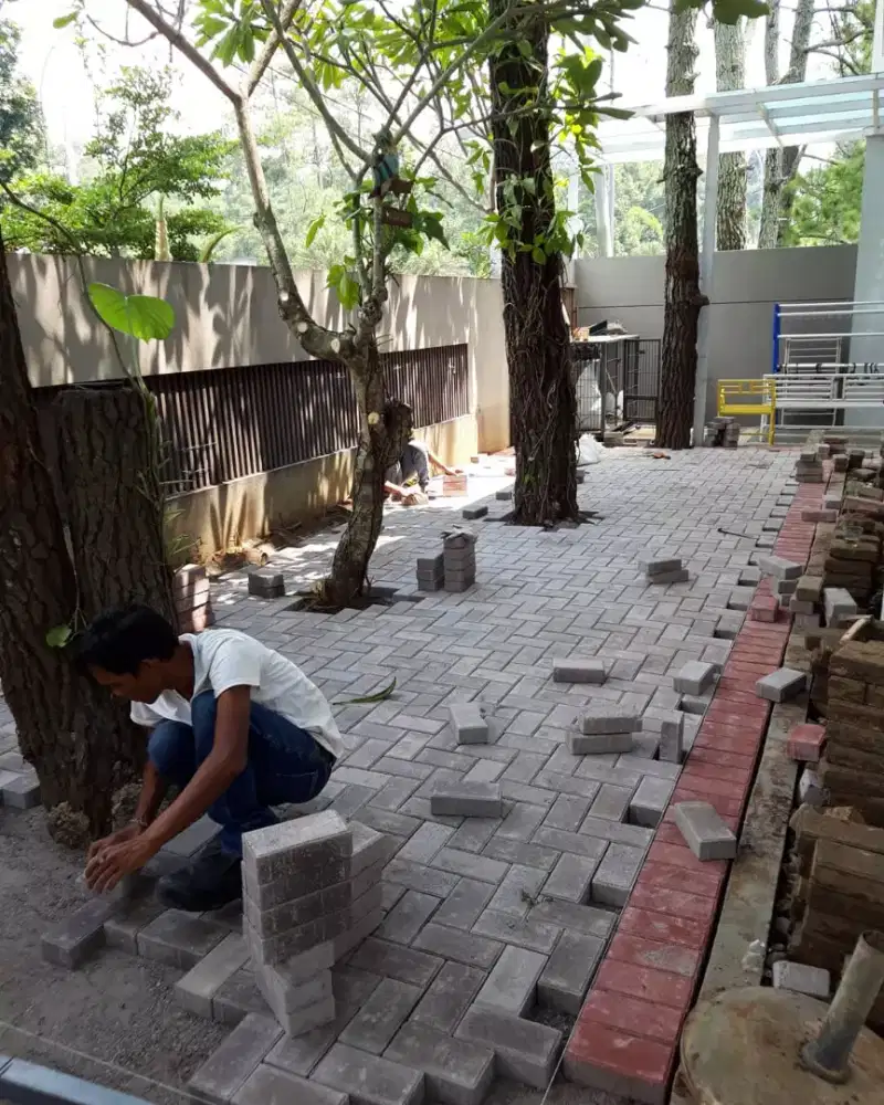 Paving Block Variatif Dua Warna