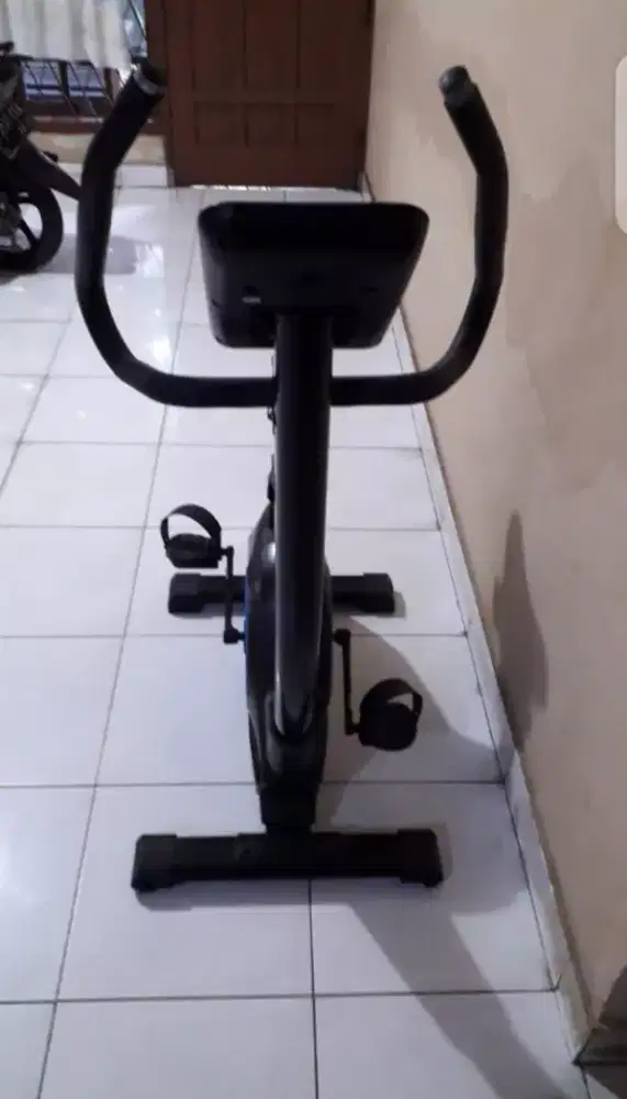 Sepeda Statis Berwyn Nego