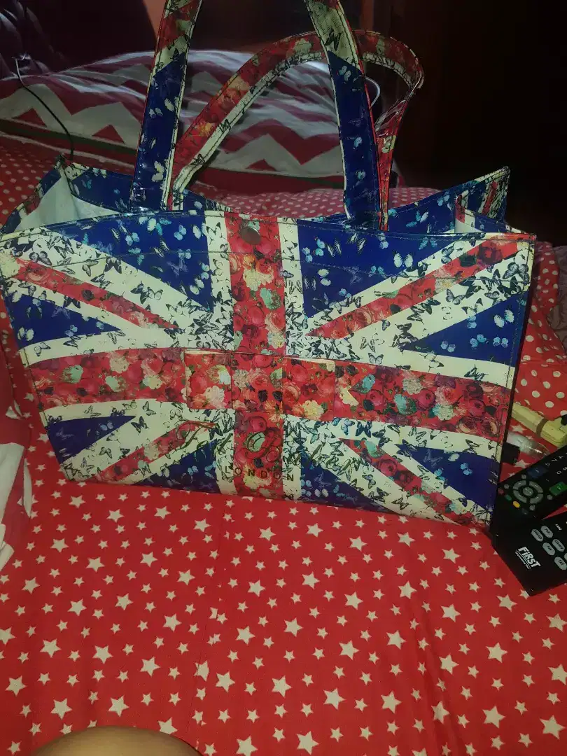 Tas Ted Baker limitid Edition Motif Bendera London