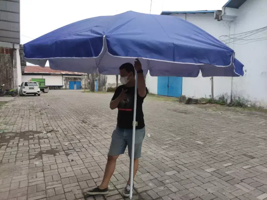 PAYUNG HERCULLES TIANG HITAM DAN PUTIH