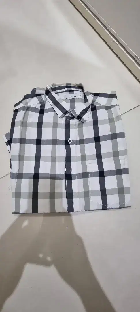 Kemeja cowok merk MOC