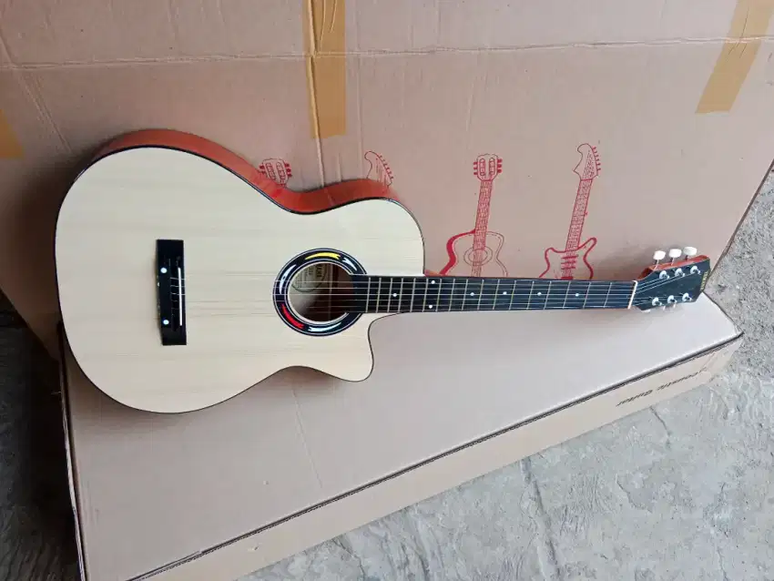 Gitar akustik string crem