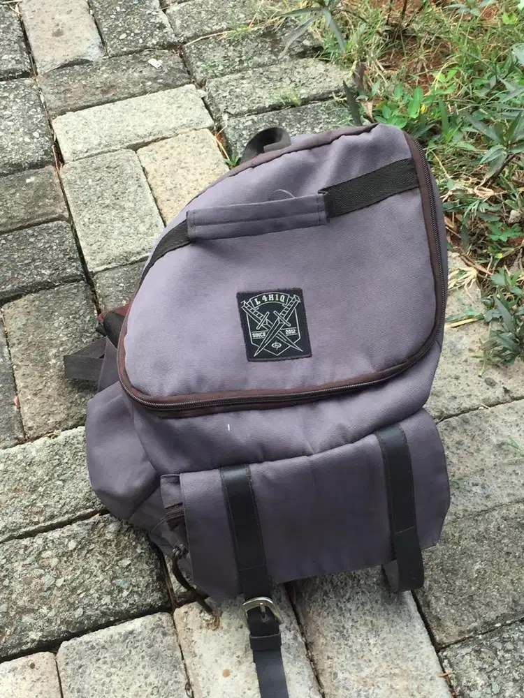 Dijual tas pria grey colour