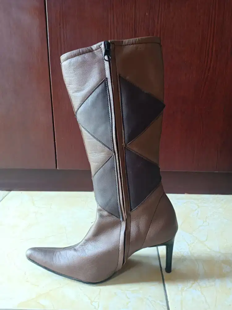 Sepatu wanita boots tinggi