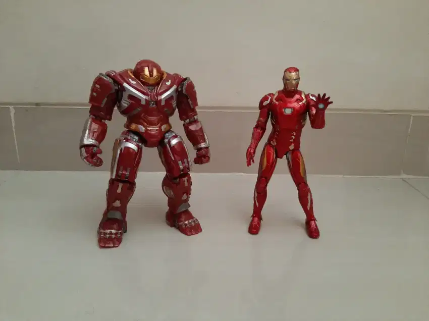 Action Figure Iron Man Mark 46 & Hulbuster Avengers End Game