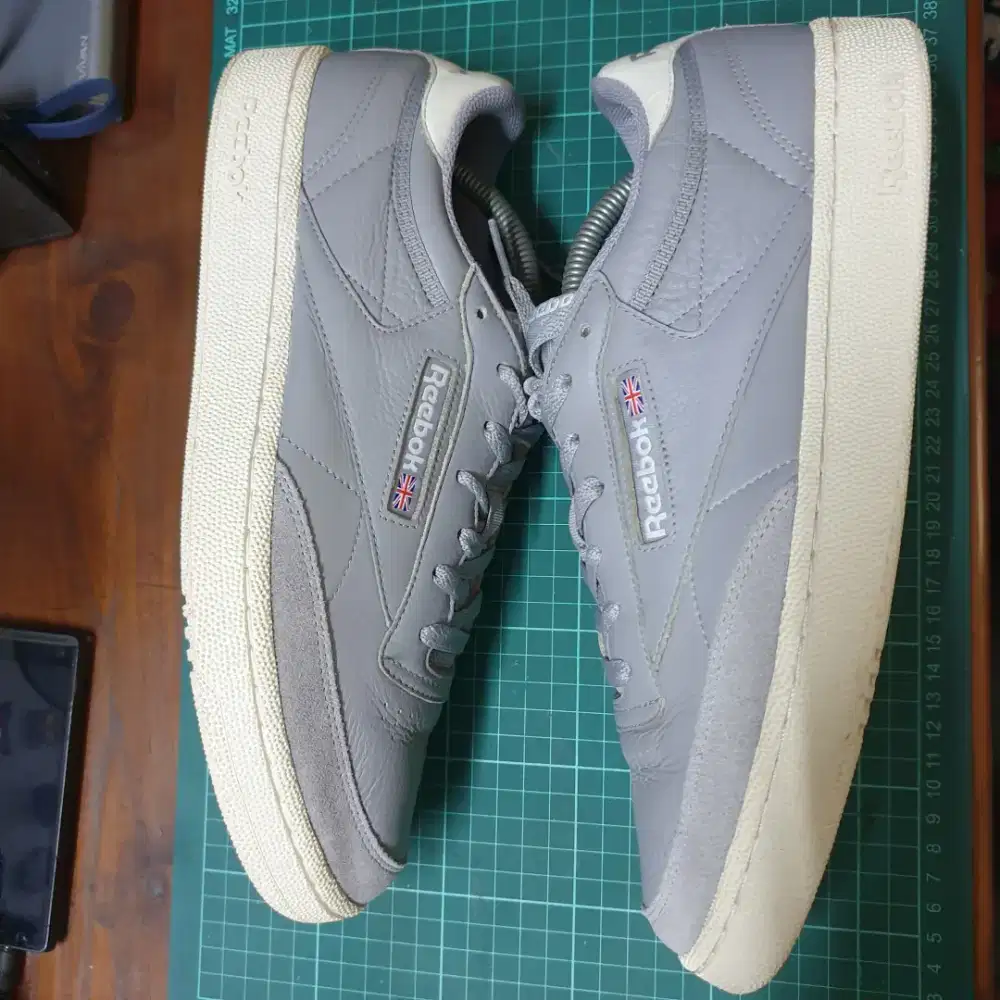 Reebok Club C 85 (size EUR 45) - sepatu/sneakers pria