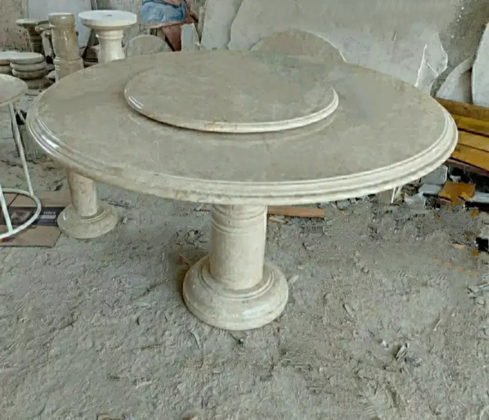 Meja Makan Marmer Bundar Model Putar