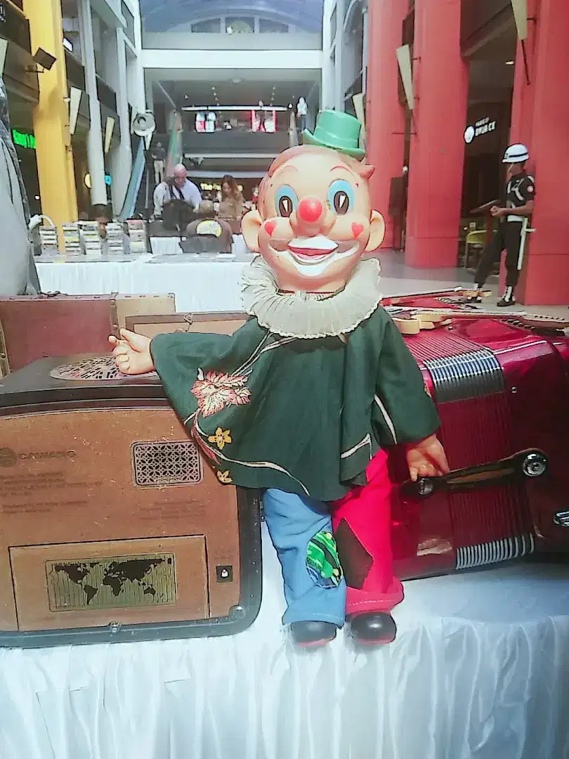 Boneka badut sulap hijau tinggi 45cm