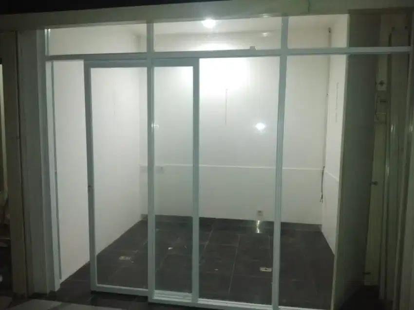 Tukang kaca aluminium